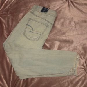 American Eagle Tom girl jeans (never worn)